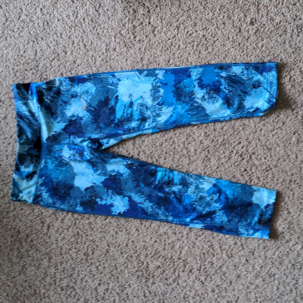 Nike Dri-Fit leggings, capri length, size M